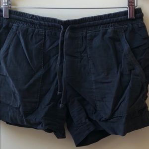 James Perse- Cute Gray shorts